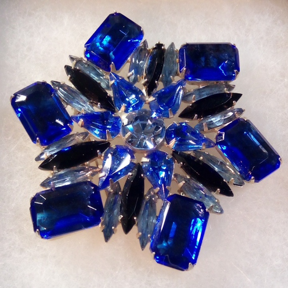 Blue rhinestone brooch 3"